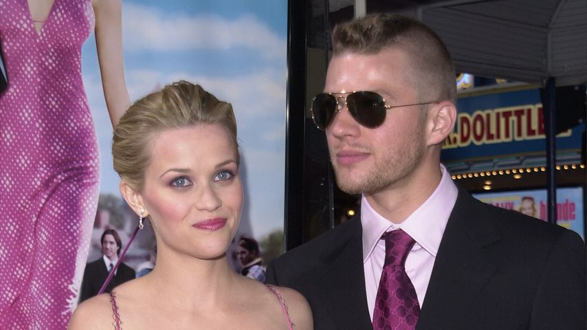 Reese Witherspoon und ihr Ex-Mann Ryan Phillippe im Juni 2001