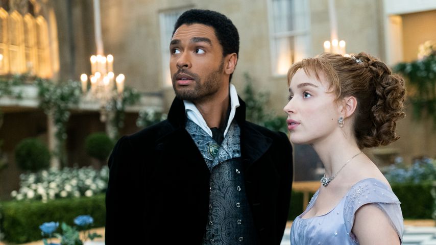 Regé-Jean Page und Phoebe Dynevor in der Serie "Bridgerton"