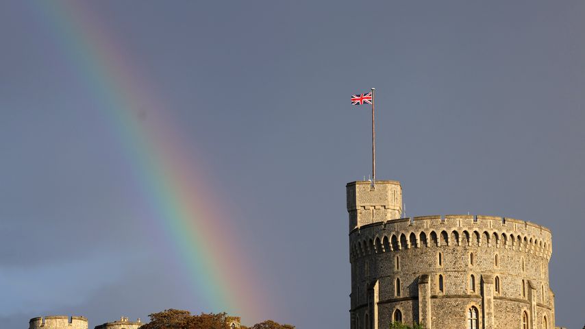 Regenbogen über Windsor Castle am Todestag von Queen Elizabeth II.