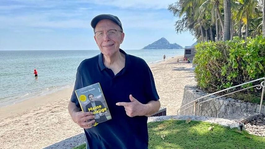 90 Kilo abgenommen: Reiner Calmund posiert schlank am Strand