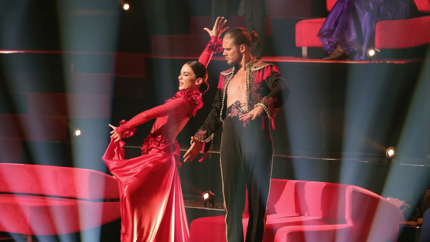 Renata Lusin und Rúrik Gíslason bei "Let's Dance"