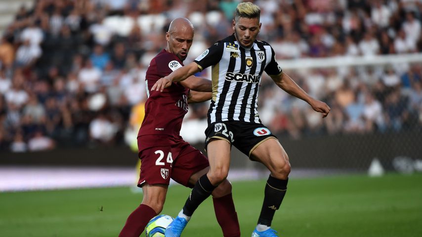 Renaud Cohade und Farid El Melali bei einem Spiel zwischen Angers SCO und FC Metz