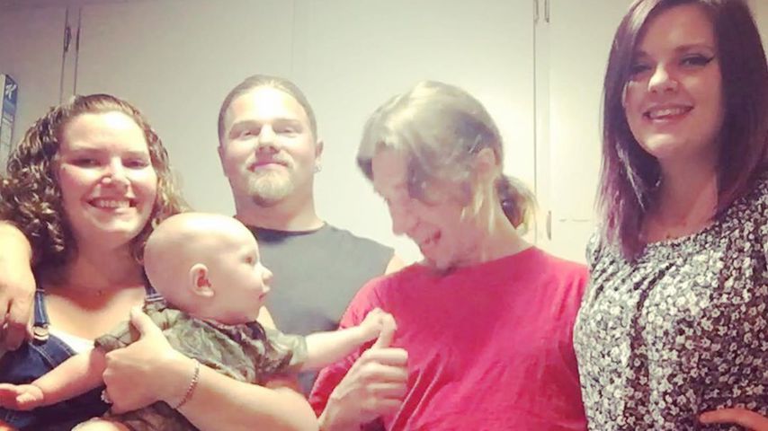 Rhain und Noah mit ihrem Baby sowie Bear und Freundin Raiven im August 2019