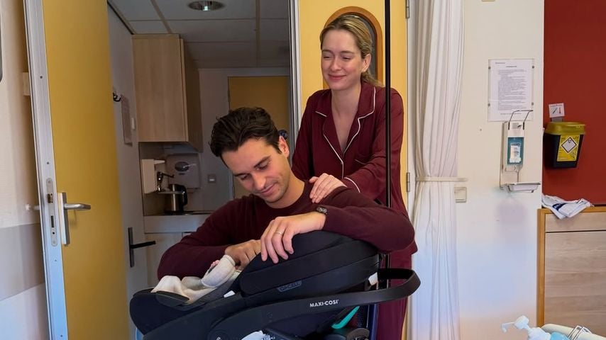 Rianne Meijer mit ihrem Mann Roy und ihrem Neugeborenen, Dezember 2025