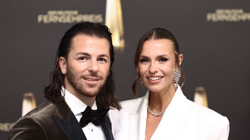 Riccardo Basile und Laura Wontorra beim Deutschen Fernsehpreis im Confex-Center in Köln, 9. September 2026