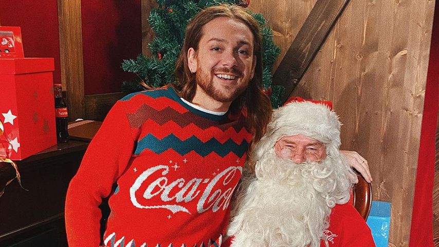 Riccardo Simonetti auf dem Schoß eines Weihnachtsmannes, 2019