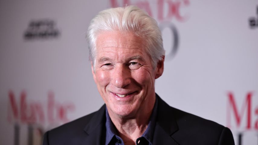 Nach Lungenentzündung: Richard Gere kann schon wieder feiern