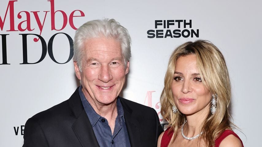Selten! Richard Gere strahlt mit seiner Frau auf Red Carpet