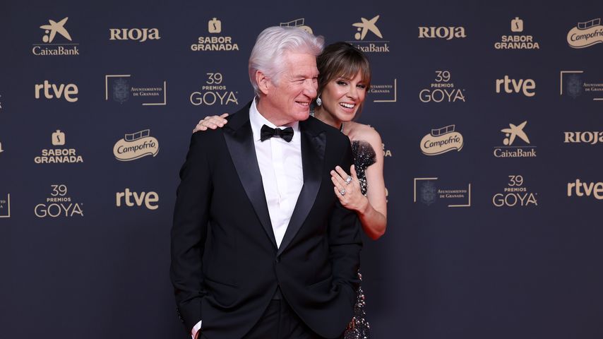Richard Gere und Alejandra strahlen auf dem roten Teppich