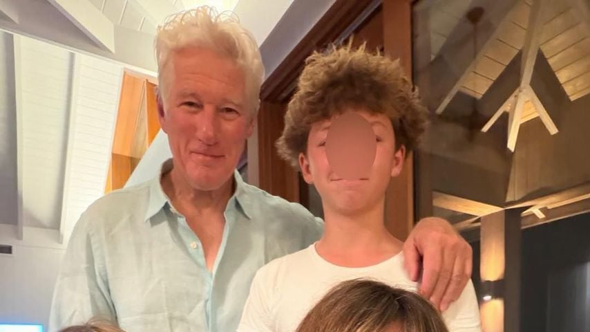 Richard Geres Ehefrau teilt seltenes Foto ihrer drei Söhne