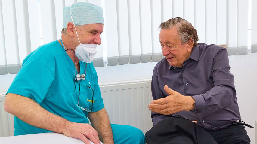 Richard Lugner in einer Wiener Arztpraxis, 2021