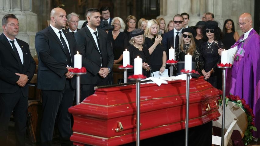 In Wien: So traurig ist die Beisetzung von Richard Lugner