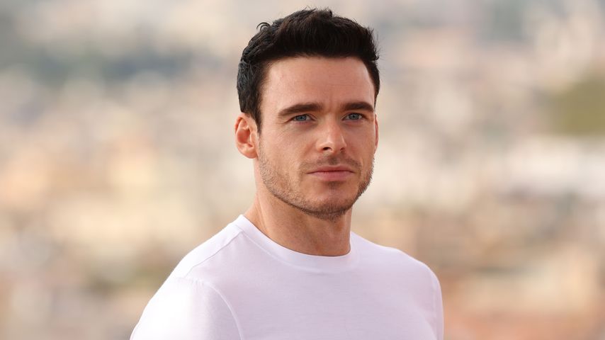 So heiß zeigt sich Richard Madden im "Killer Heat"-Trailer
