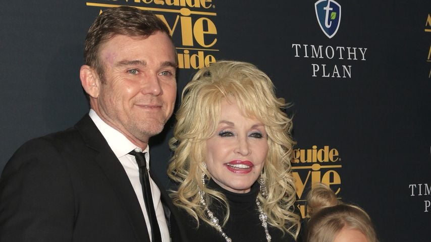 Ricky Schroder, Dolly Parton und Alyvia Alyn Lind bei den MovieGuide Awards 2016 im Universal Hilton Hotel in Los Angeles