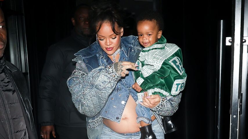 Rihanna mit ihrem Sohn auf dem Arm