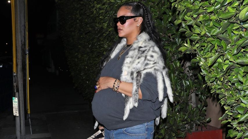 Rihanna präsentiert ihren wachsenden Babybauch beim Dinner