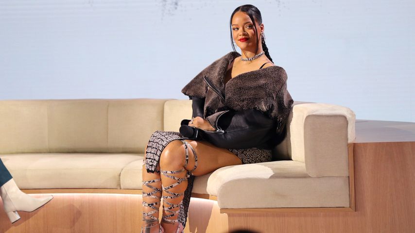 Rihanna bei der Pressekonferenz vor dem Super Bowl 2023