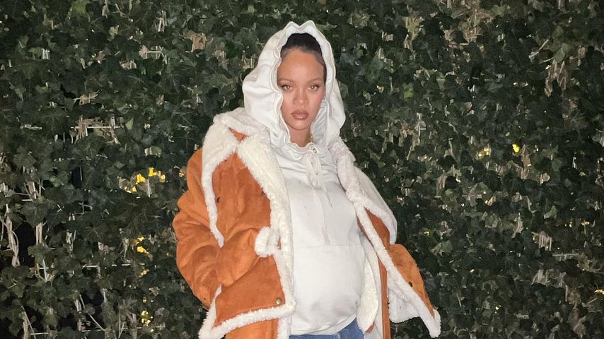Top oder Flop? Schwangere Rihanna im Oversize-Look unterwegs