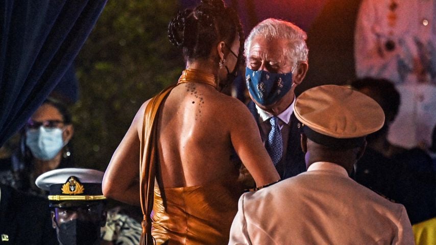 Rihanna und Prinz Charles bei der Amtseinführungszeremonie der Präsidentin von Barbados