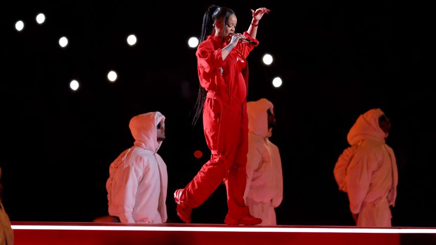 Fans rasten aus: Lieferte Rihanna die beste Halftime Show?