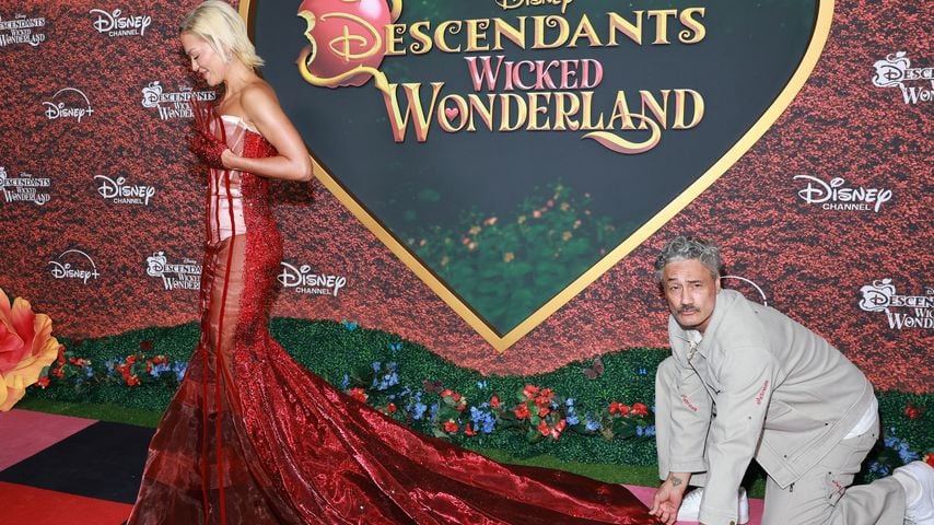 Rita Ora und Taika Waititi bei der Premiere von "Descendants: Wicked Wonderland" im Academy Museum of Motion Pictures in Los Angeles, 14. Juli 2026