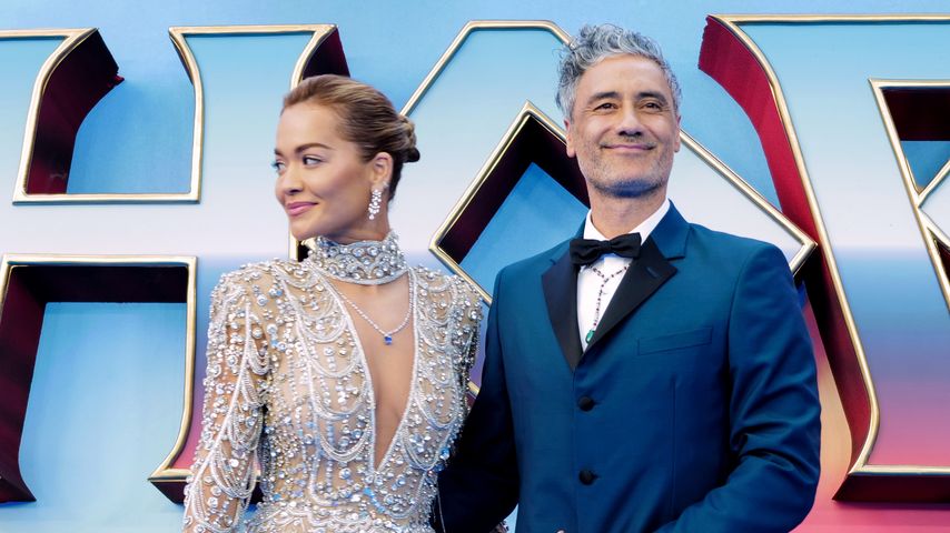 Freund bestätigt: Rita Ora und Taika Waititi haben Ja gesagt