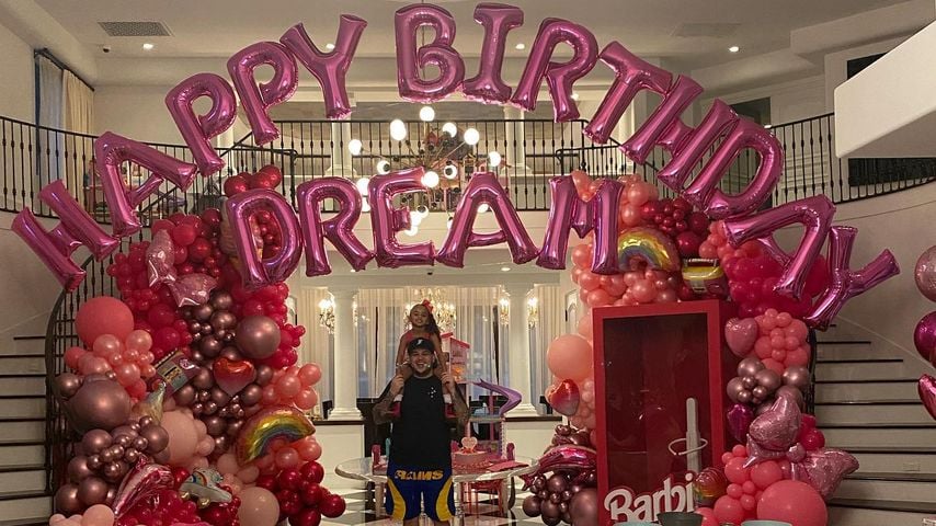 Auch an Dreams Geburtstag legt sich Rob bei der Deko ins Zeug