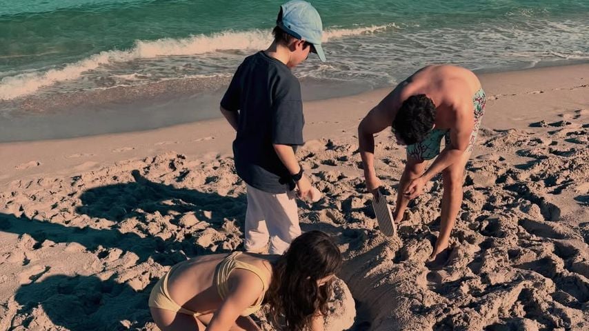 Robbie Williams Kinder am Stand, Februar 2026