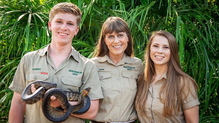 Robert Irwin mit seiner Mutter Terri und Schwester Bindi