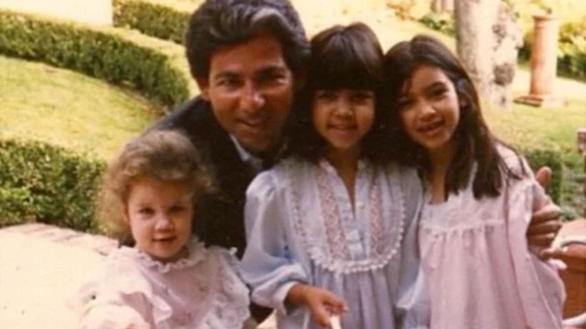 Robert Kardashian Sr. mit seinen Kindern Khloé, Kourtney und Kim
