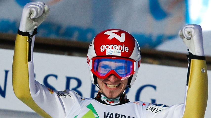 Robert Kranjec jubelt über den Sieg bei der Skiflug-WM in Vikersund 2012.