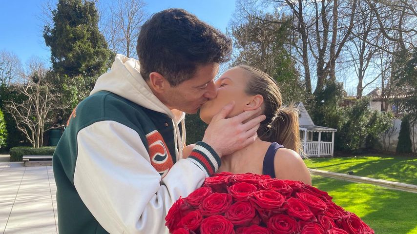 Fußballer Robert Lewandowski und seine Ehefrau  Anna Lewandowska am Valentinstag 2022