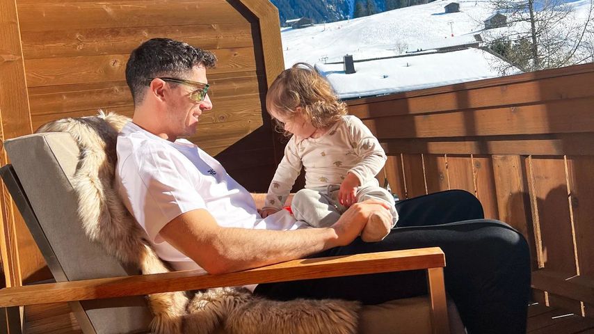 Robert Lewandowski mit seiner Tochter Laura
