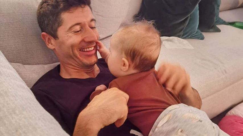 Robert Lewandowski mit seiner Tochter Laura