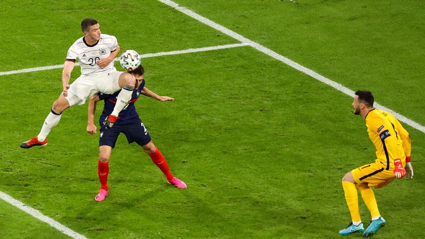 Während VfB-Krise: WM-Sieger Benjamin Pavard nun getrennt!