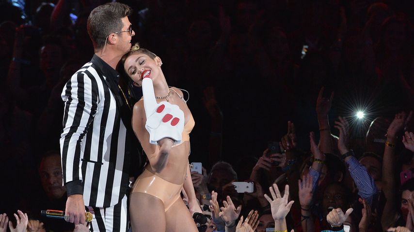 Robin Thicke and Miley Cyrus, MTV VMAs 2013