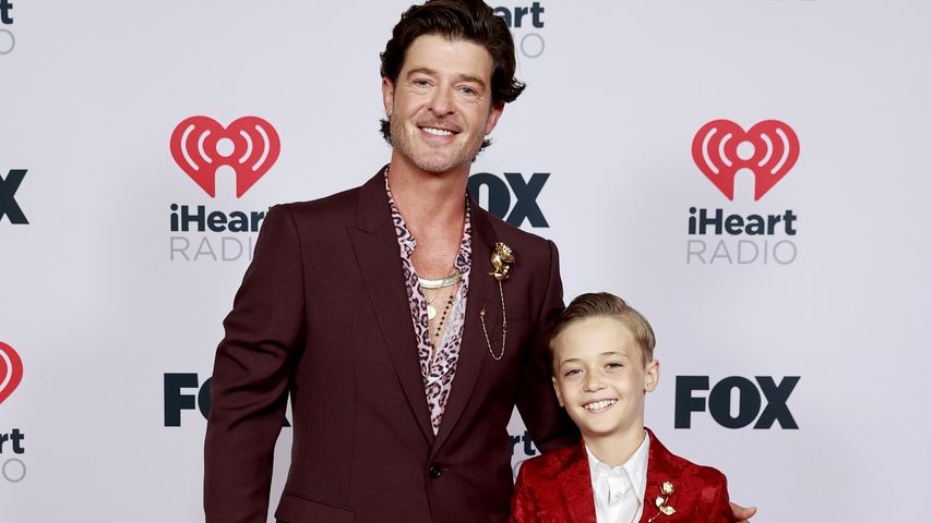 Putzig: Robin Thicke posiert mit Sohn (11) auf Red Carpet