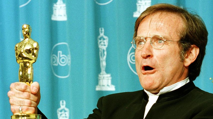 Robin Williams mit einem Oscar für seine Rolle in "Good Will Hunting"