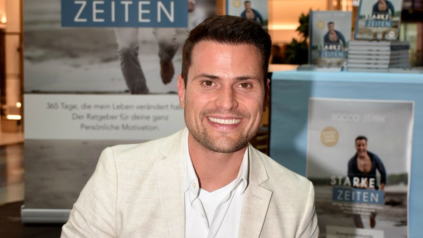 Rocco Stark mit seinem Buch "Starke Zeiten"