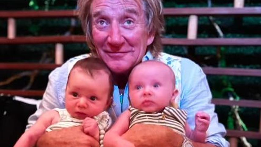 Rod Stewart mit seinen Enkelsöhnen Otis und Louie im Juli 2023
