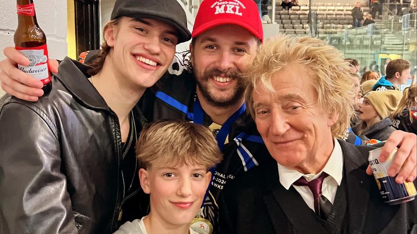 Rod Stewart mit seinen Söhnen Aiden, Alastair und Liam