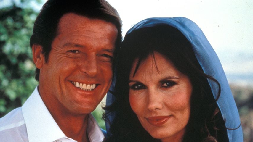 Roger Moore und Maud Adams in "James Bond: Octopussy"
