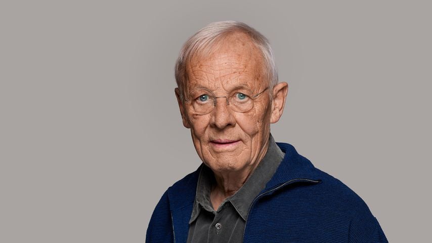 "In aller Freundschaft"-Cast verabschiedet Rolf Becker (†90)