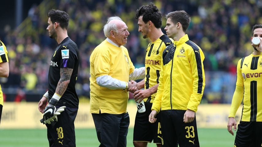 Wolfgang Paul und Mats Hummels im Signal Iduna Park, 2016