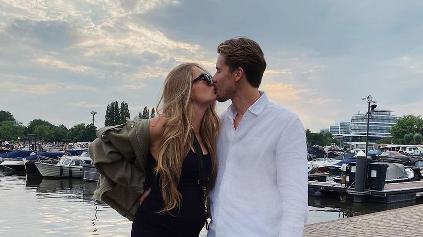 Romee Strijd mit ihrem Mann Laurens