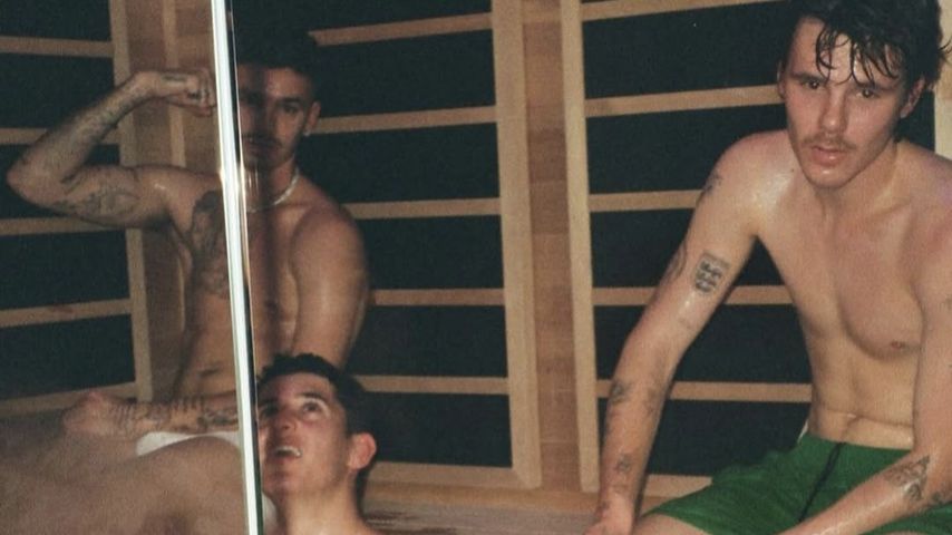 Romeo Beckham, Cruz Beckham und ein Freund in der Sauna