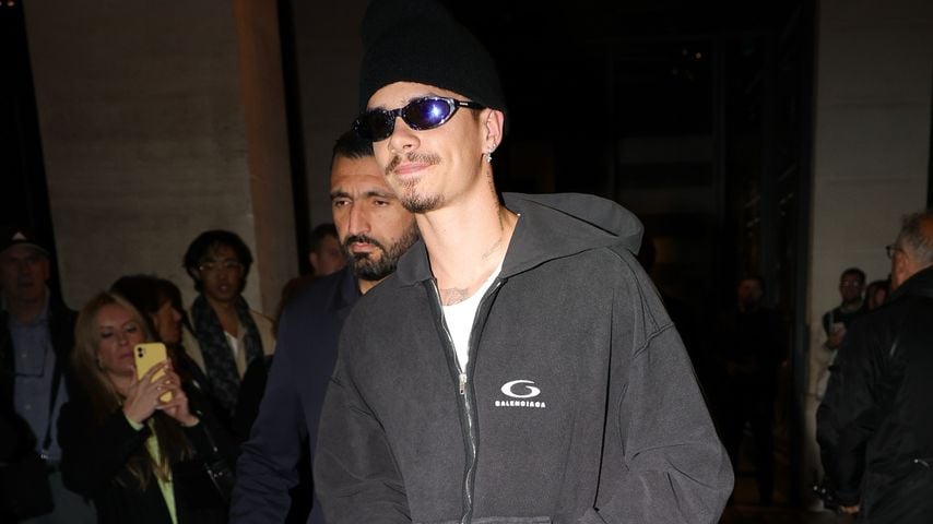 Romeo Beckham bei der Paris Fashion Week 2024