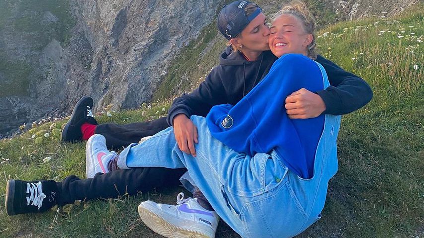 Romeo Beckham und seine Freundin Mia Regan