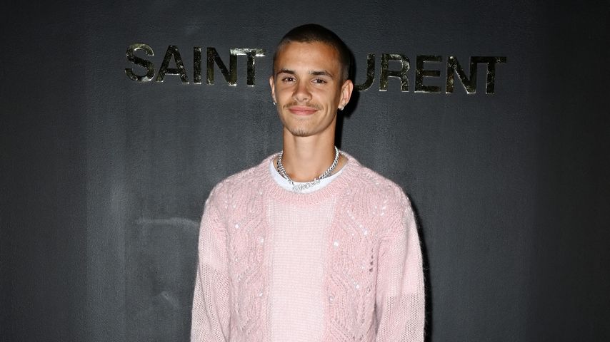 Romeo Beckham mit mysteriöser Frau in einem Taxi gesichtet!