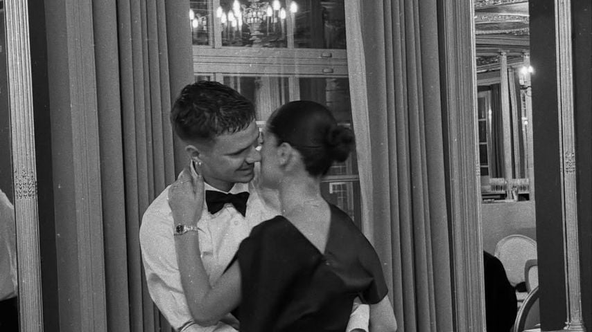 Oh, là, là: Hier knutscht Romeo Beckham mit Freundin Kim